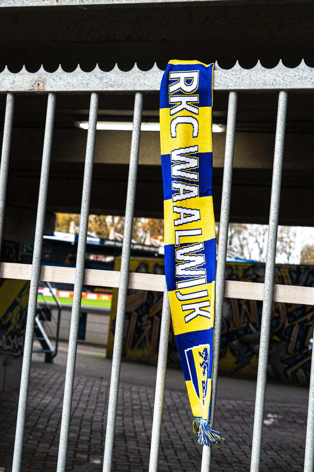 Scarf "We Form Together"